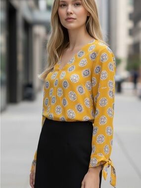 West Kei XS- Womens V-Neck Tie-Sleeve Printed Blouse in Mustard